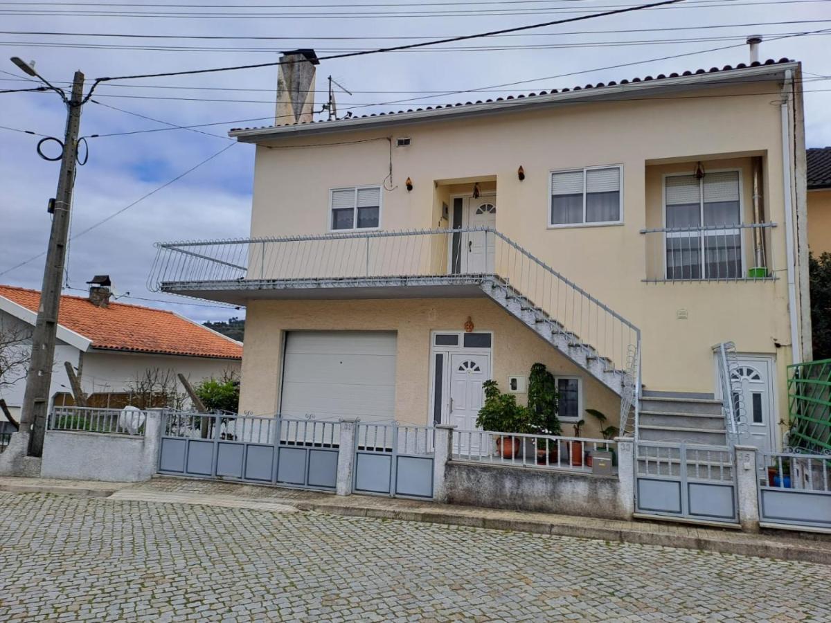 Vivenda Azevedo Hotel Celorico Da Beira Exterior photo